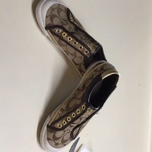 Coach slip on tennie shoes